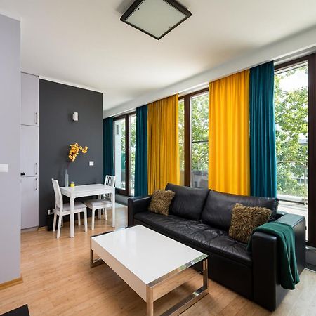 Ochota Deluxe Apartment Varsóvia Exterior foto