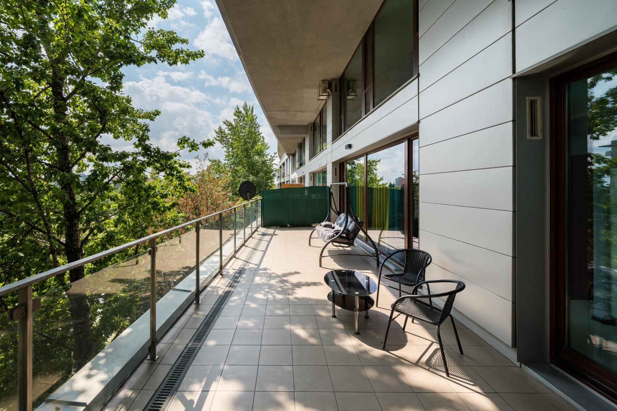 Ochota Deluxe Apartment Varsóvia Exterior foto