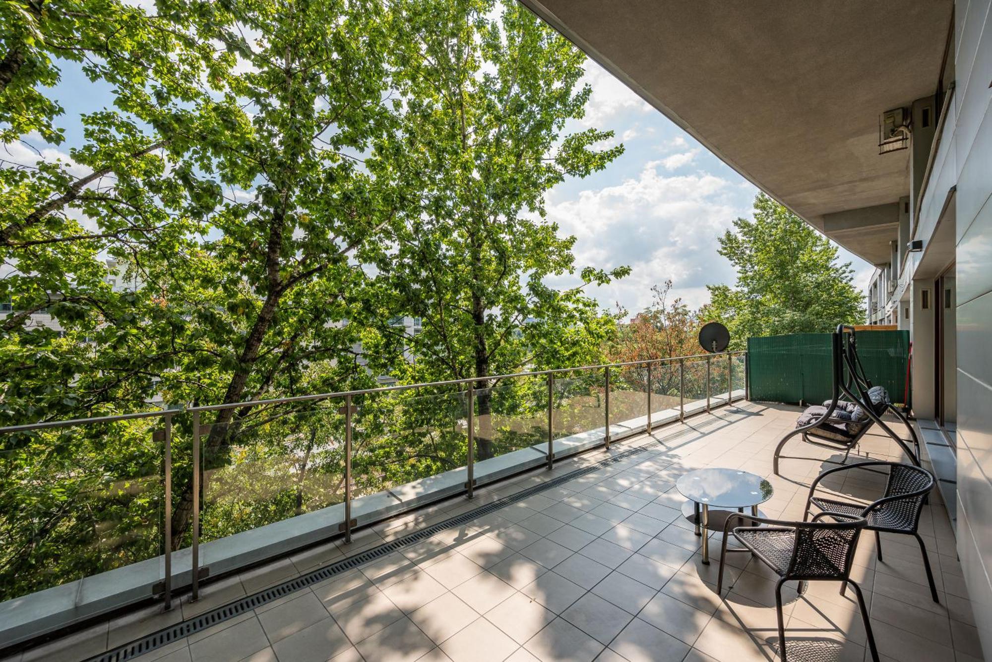 Ochota Deluxe Apartment Varsóvia Exterior foto